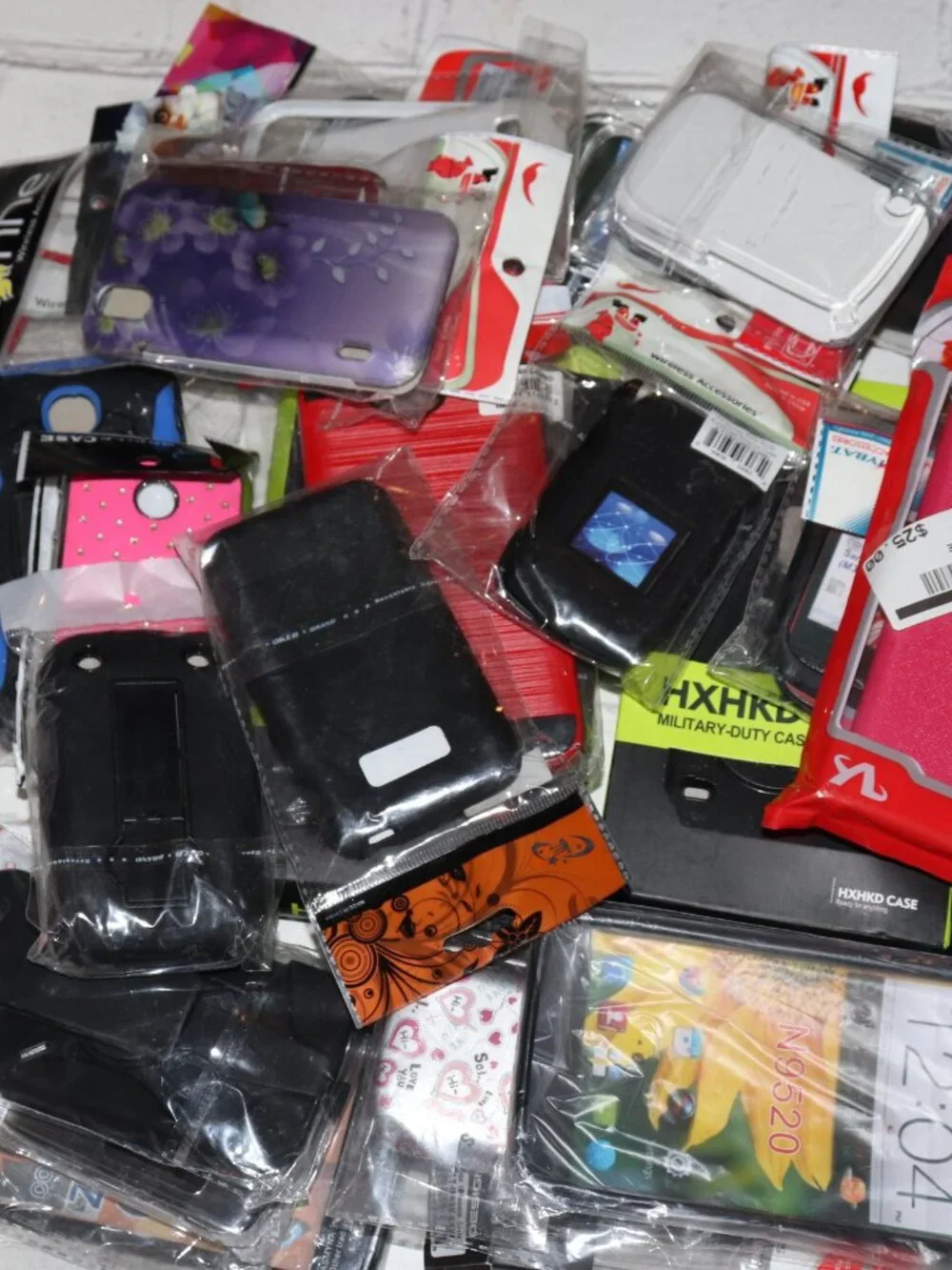 📦 Mystery Tech Box · ~30 Mixed Phone Cases · New Old Stock